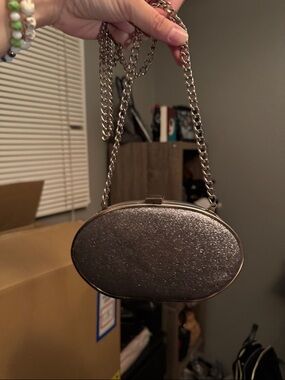 Glitter Oval Chain Strap Clutch - Silver/Gray